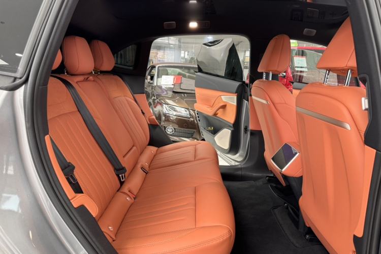 Used ONVO L60 2024 60 kWh Rear-Drive Version Interior 4