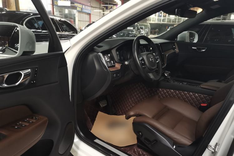 Used Volvo XC60 2021 T5 4x4 Smart Luxury Edition
