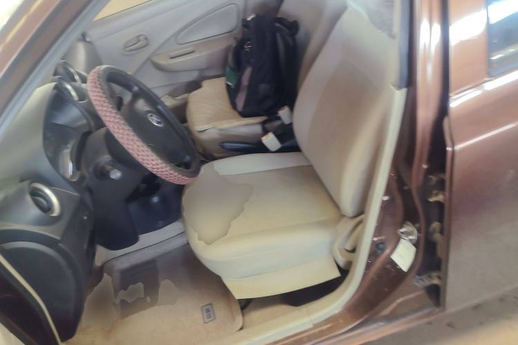 Used Venucia R30 2014 1.2L Manual Comfort Edition
