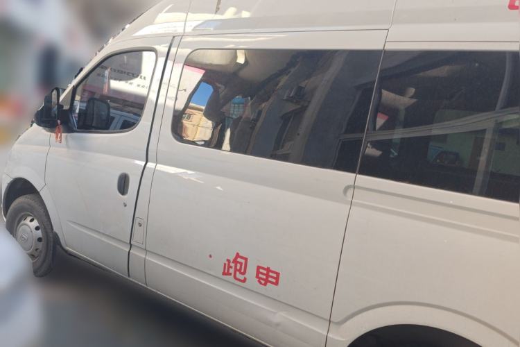 Used SAIC MAXUS Xintu V80 2021 2.0T AMT Classic Aoyuntong Short Wheelbase Mid-Roof 5/6-Seater Rear Left 45 Deg