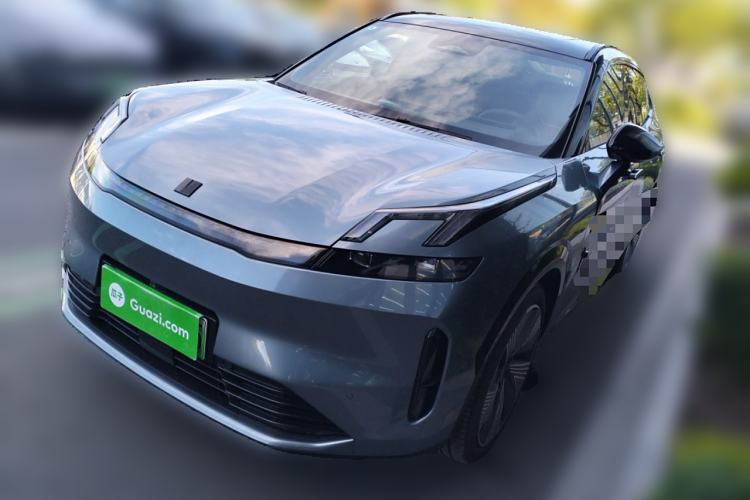 Used Lynk & Co 08 EM-P 2025 220 km All-Wheel-Drive Performance Halo