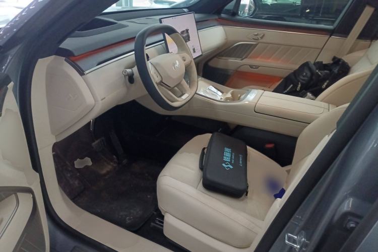 Used ONVO Luxeed L90 2025 Model—Max Six-Seater Version