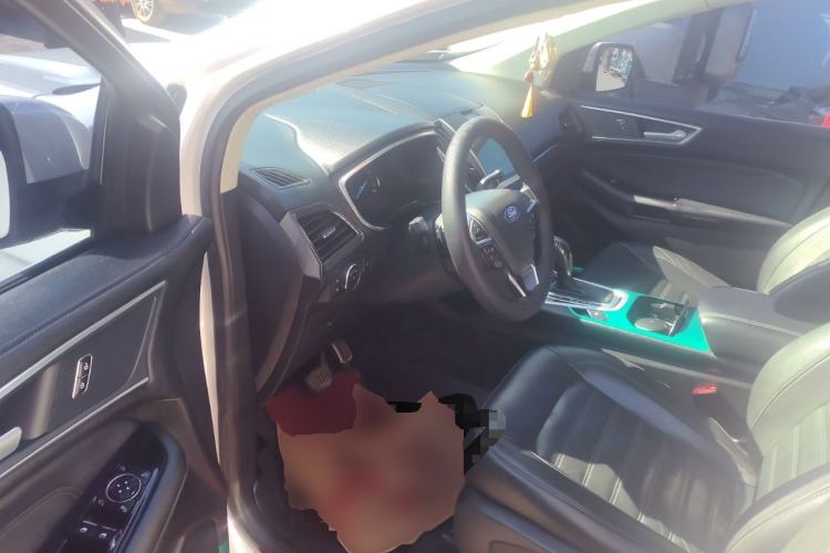 Used Ford Edge 2016 EcoBoost 245 Two-Wheel-Drive Titanium 7-Seater
