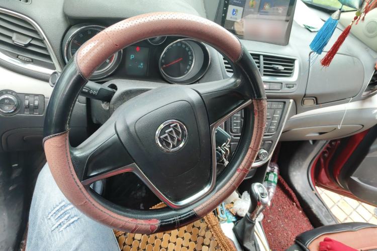 Used Buick Encore 2015 1.4T Automatic Two-Wheel Drive Urban Elite Version Center Console