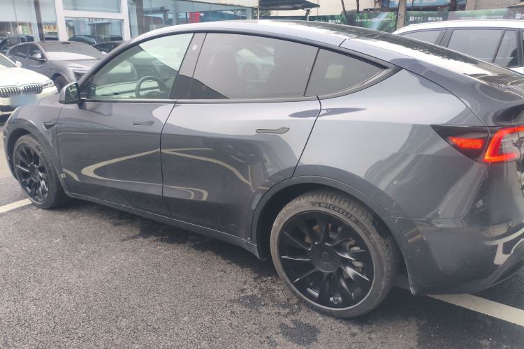 Used Tesla Model Y 2021 Long-Range All-Wheel-Drive Version