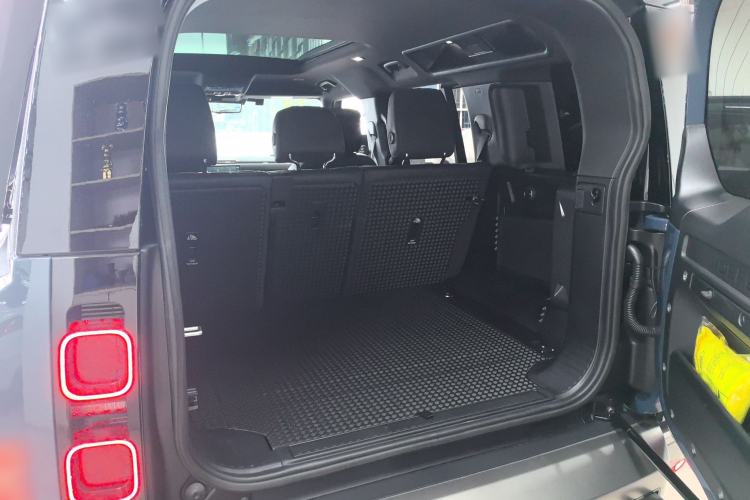 Used Land Rover Defender 2023 Facelift 110 3.0T P400 X-DYNAMIC HSE