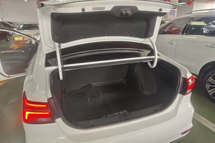 Used Roewe i6 2020 PLUS 1.6L CVT 4G Connected Glory Holographic Edition
