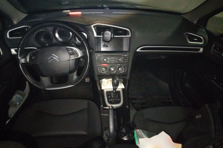 Used Citroen C4L 2015 1.8L Automatic Luxury Edition Center Console