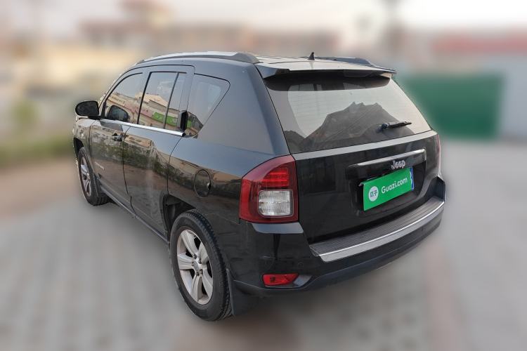 Used Jeep Compass 2013 2.0L two-wheel drive sport version
