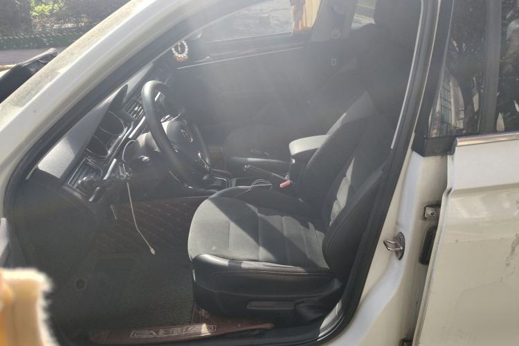 Used Volkswagen C-TREK 2018 230TSI DSG Luxury Version Left Front Seat