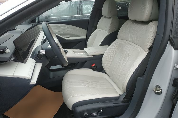 Used Geely Galaxy E8 2024 665 km Range Rear-Drive Starship Long-Range Version