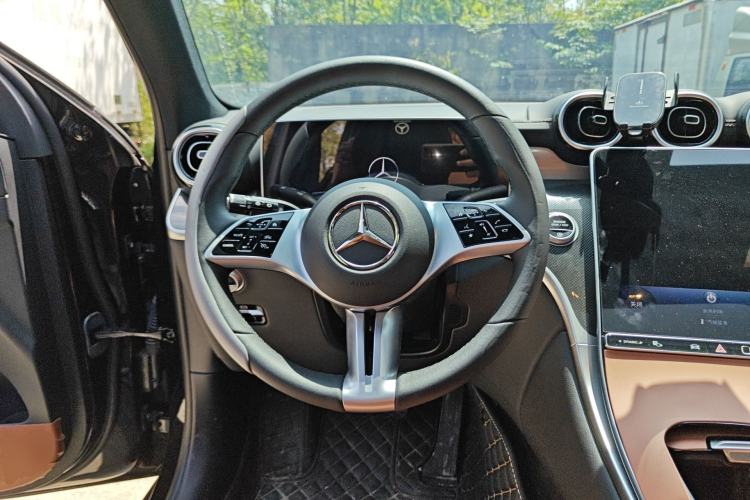 Used Mercedes-Benz GLC 2025 Refresh GLC 260 L 4MATIC Dynamic Edition Steering Wheel