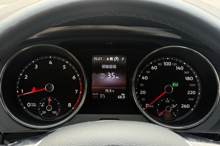 Used Volkswagen Tiguan L 2018 330TSI Automatic Two-Wheel Drive Luxury Edition Interior 4