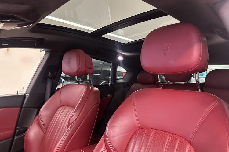Used Maserati Levante 2016 3.0T Standard Edition Interior 6