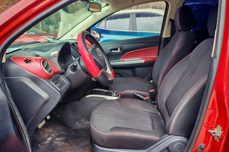 Used CHANGAN Benni 2015 1.4L IMT Luxury Version China IV Standard