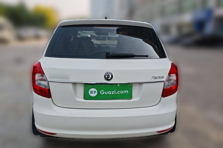 Used Skoda Fabia 2012 1.4L Manual Crystal Edition
