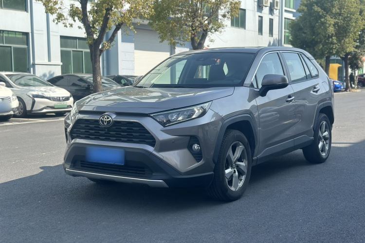 Used Toyota RAV4 2021 2.0L CVT Two-Wheel Drive Fashion Edition
