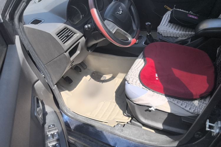 Used Wuling Hongguang 2014 1.5L Standard Version