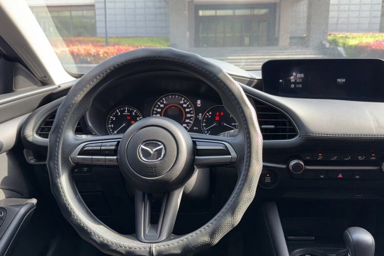 Used Mazda 3 Axela 2021 2.0L Automatic Zhiqing Edition Interior 3