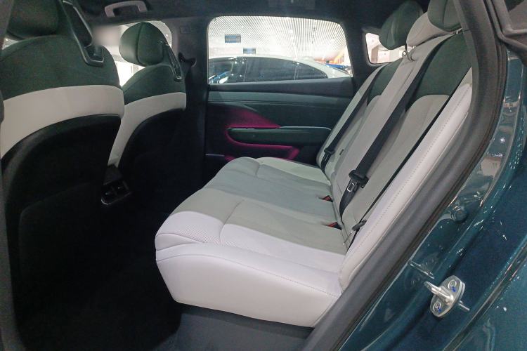 Used Nissan N7 2025 625 Max Interior 1