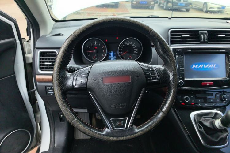Used Haval H6 2015 Upgraded Model 1.5T Manual Two-Wheel Drive Prestige Version
