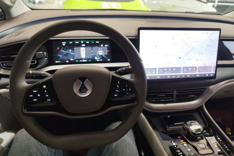 Used Denza D9 2022 DM-i 970 Four-Wheel Drive Flagship Model
