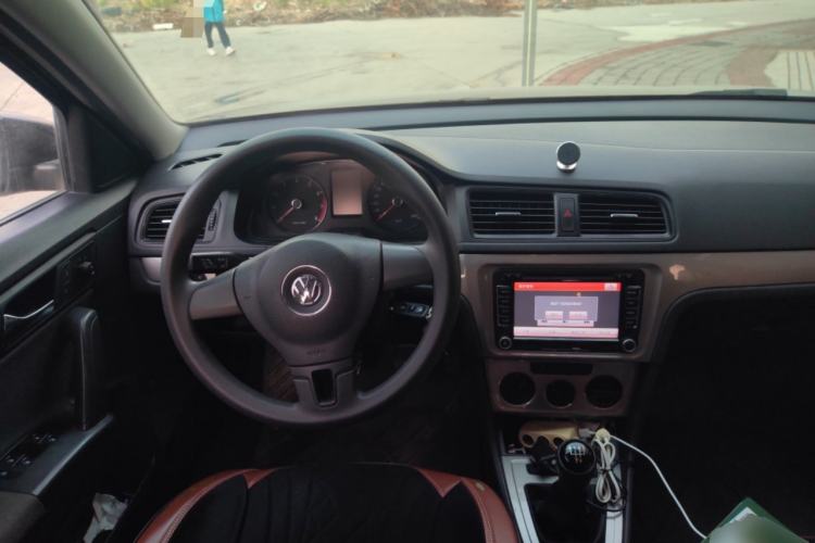 Used Volkswagen Lavida 2013 Revised Classic 1.6L Manual Fashion Edition Steering Wheel