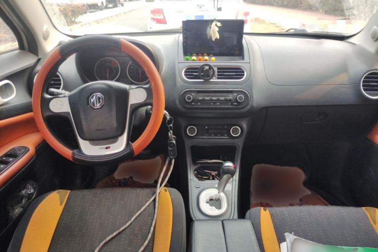 Used MG 3SW 2015 1.5L AMT Elite Model Center Console