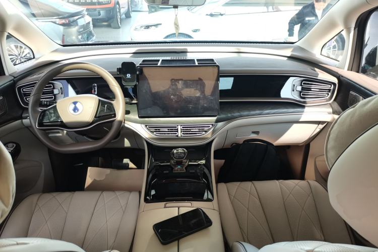 Used Denza D9 2022 DM-i 1040 Prestige Model
