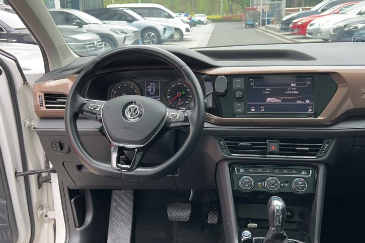 Used Volkswagen Tharu 2019 280TSI Two-Wheel Drive Luxury Edition China V Standard Steering Wheel