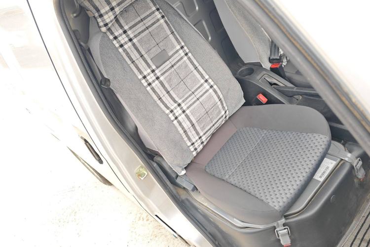 Used Wuling Zhiguang 2023 1.5L Utility Version with Enclosed Windows 2 Seats