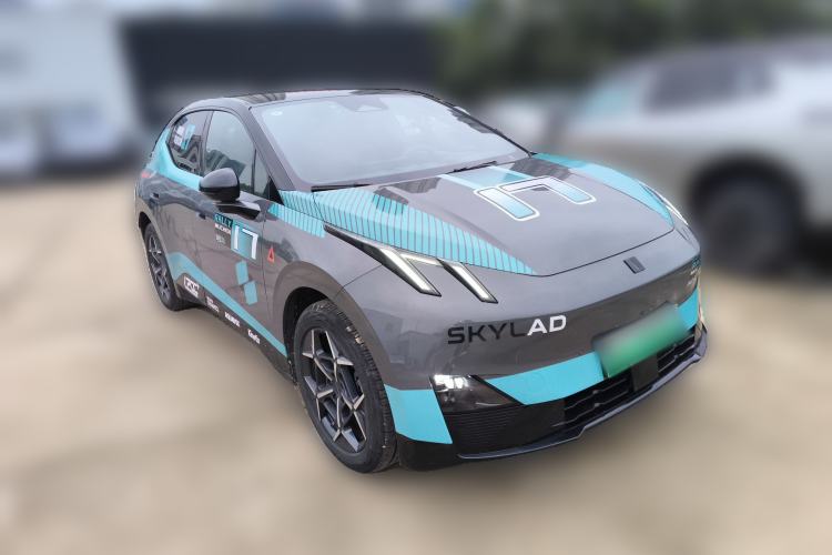 Used Lynk & Co Z20 2025 530 km Range Rear-Wheel Drive Max Front Right 45 Deg