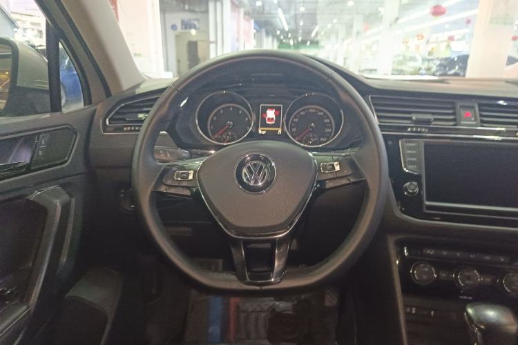 Used Volkswagen Tiguan L 2018 330TSI Automatic Two-Wheel Drive Luxury Edition