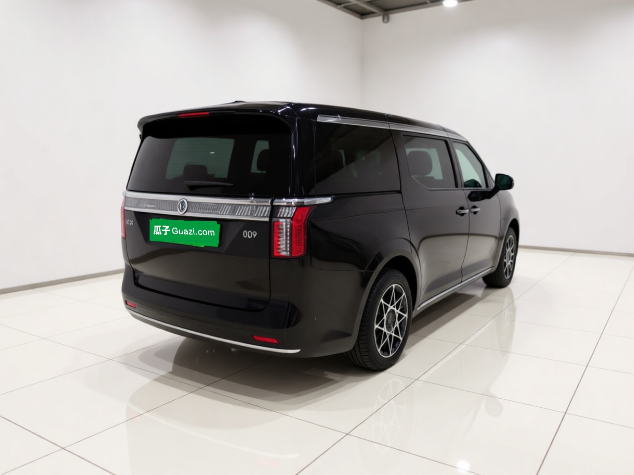 Zeekr 009 2024 Six-Seat Executive Version 4WD 108 kWh — снимка 6