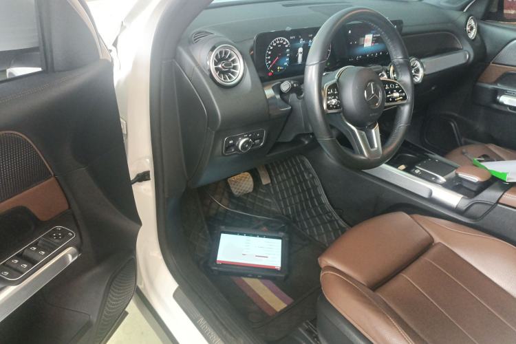 Used Mercedes-Benz GLB 2023 GLB 200 Dynamic Edition Driver Seat