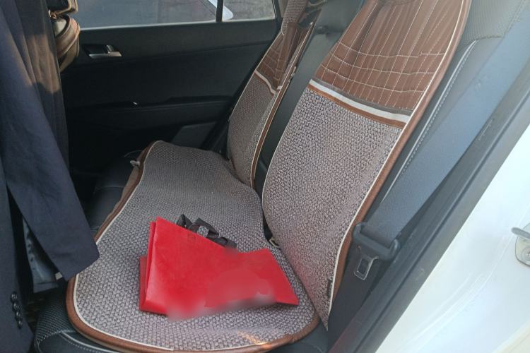 Used Hyundai ix25 2015 1.6L Automatic Two-Wheel-Drive Deluxe DLX Model