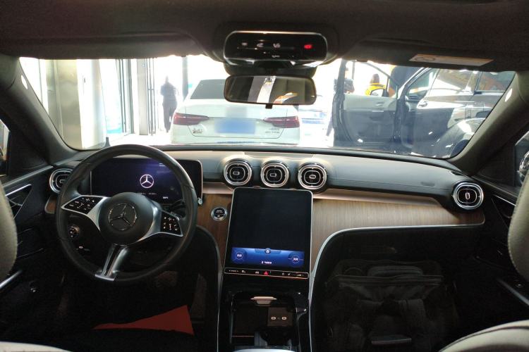 Used Mercedes-Benz C-Class 2022 Facelift C 260 L Center Console