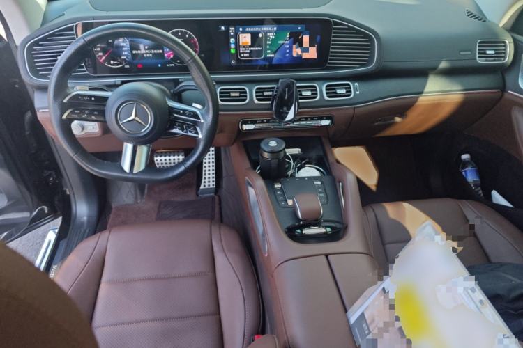 Used Mercedes-Benz GLS 2024 GLS 450 4MATIC Stylish Model Center Console