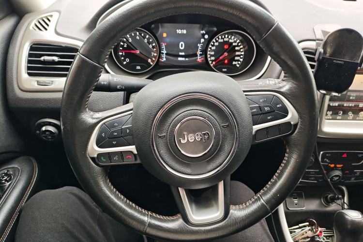 Used Jeep Compass 2017 200T Automatic Family Edition
