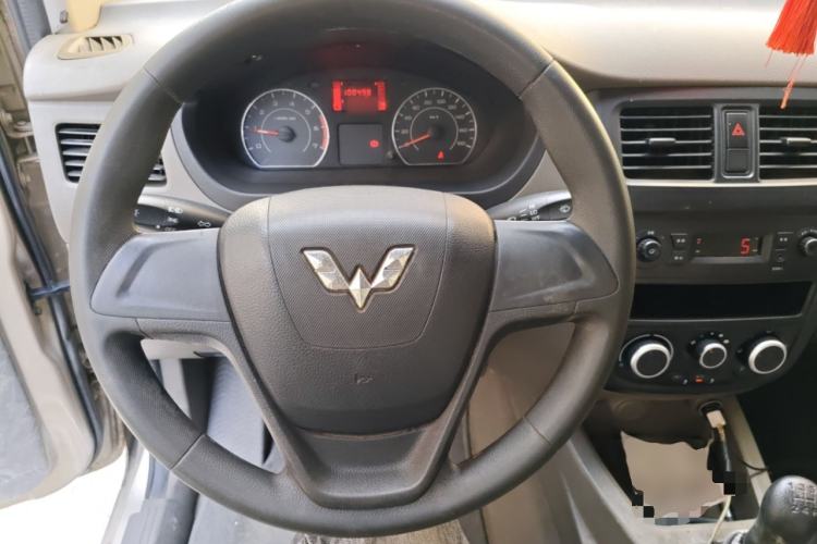 Used Wuling Rongguang V 2016 1.5L Practical Version Steering Wheel