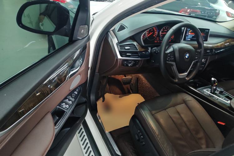 Used BMW X5 2017 xDrive28i
