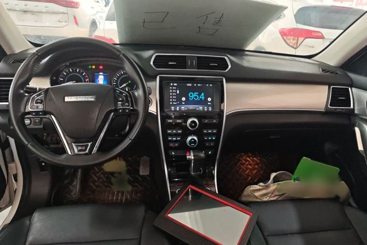 Used Haval H2 2017 Red-Label 1.5T Automatic Two-Wheel Drive Luxury Model