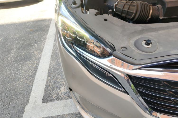 Used Buick GL8 2022 ES Landtrek 653T Comfort Edition