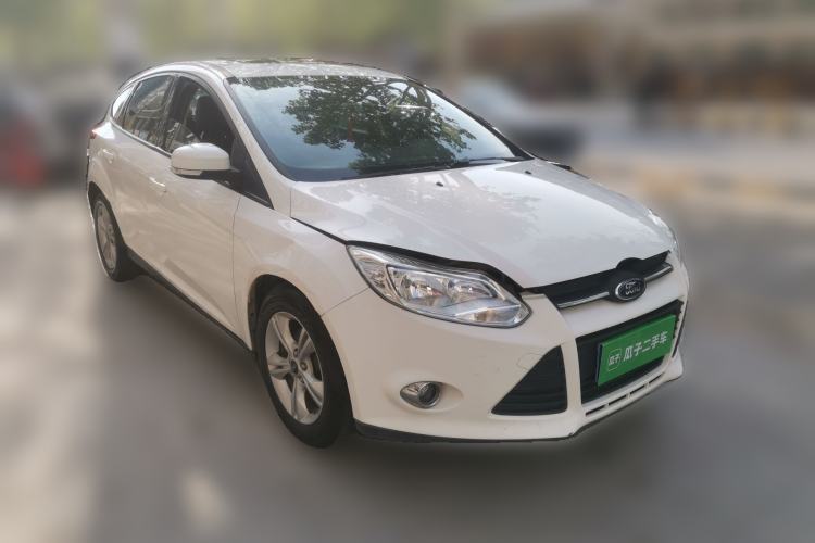 Used Ford Focus 2012 Hatchback 1.6L Automatic Fashion Edition Front Right 45 Deg