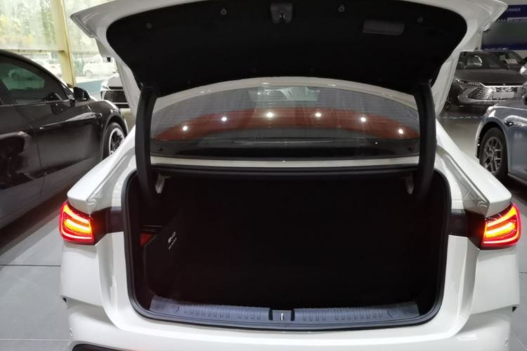 Used BYD Seal 06 New Energy 2025 DM-i Smart Drive 80KM Luxury Model Trunk