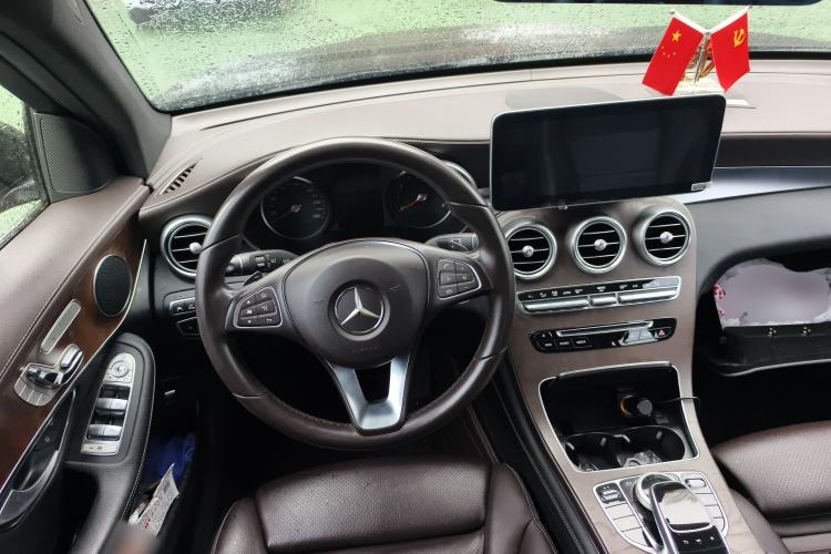 Used Mercedes-Benz GLC 2018 Refreshed GLC 300 4MATIC Dynamic Edition
