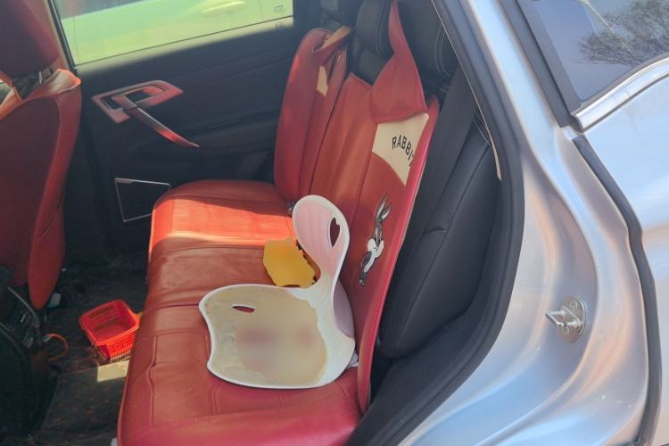 Used Geely Auto Emgrand X7 Sport 2016 1.8TD Automatic Smart Connectivity Version Left Rear Seat