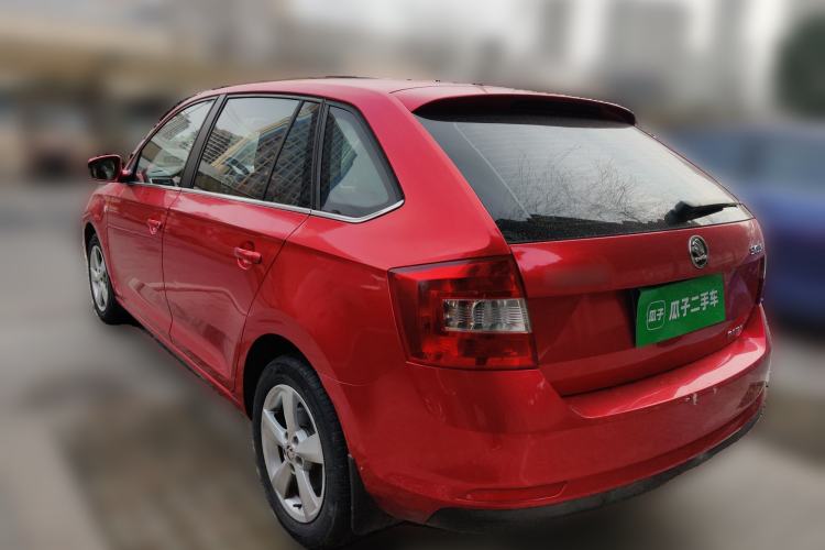 Used Skoda Rapid Spaceback 2014 1.6L Automatic Enjoyment Edition
