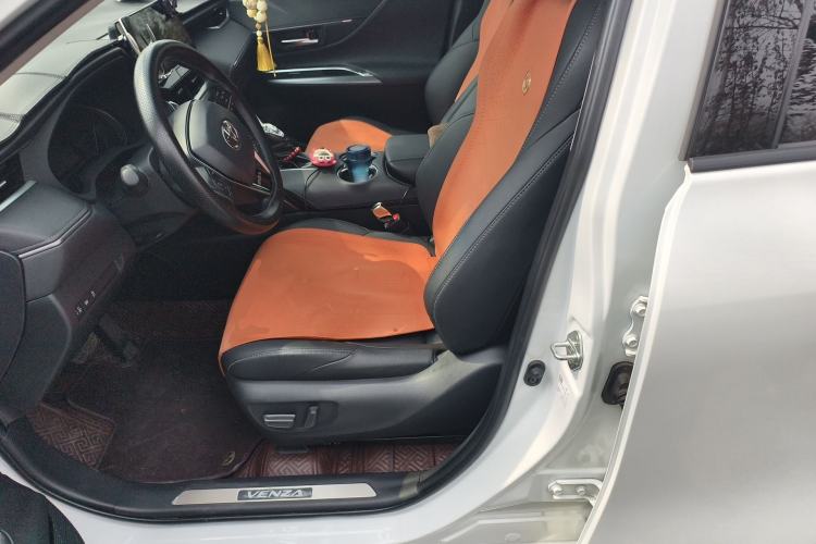 Used Toyota Venza 2023 2.0L CVT Two-Wheel Drive Luxury Edition
