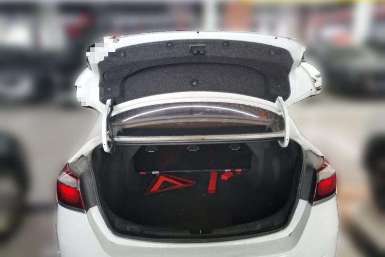 Used Chevrolet Cruze 2015 1.5L Automatic Fashion Navigation Edition Trunk